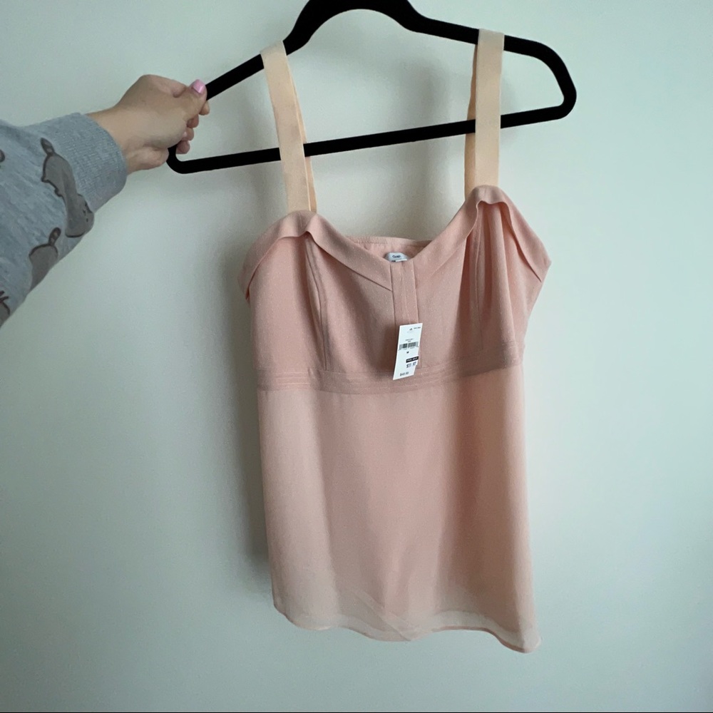 Light pink gap dot top medium
